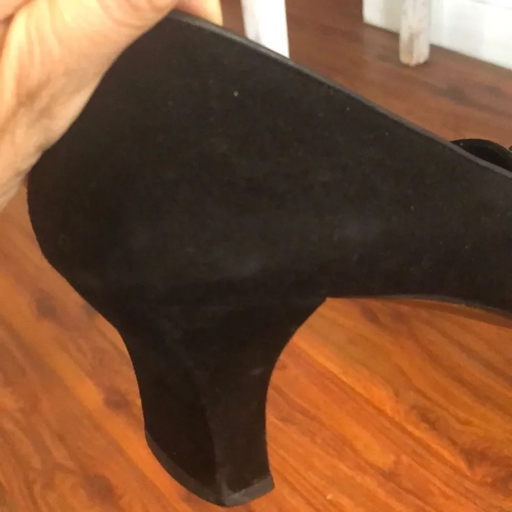 Salvador Ferragamo black suede closed toe tassel pumps 8.5￼ B